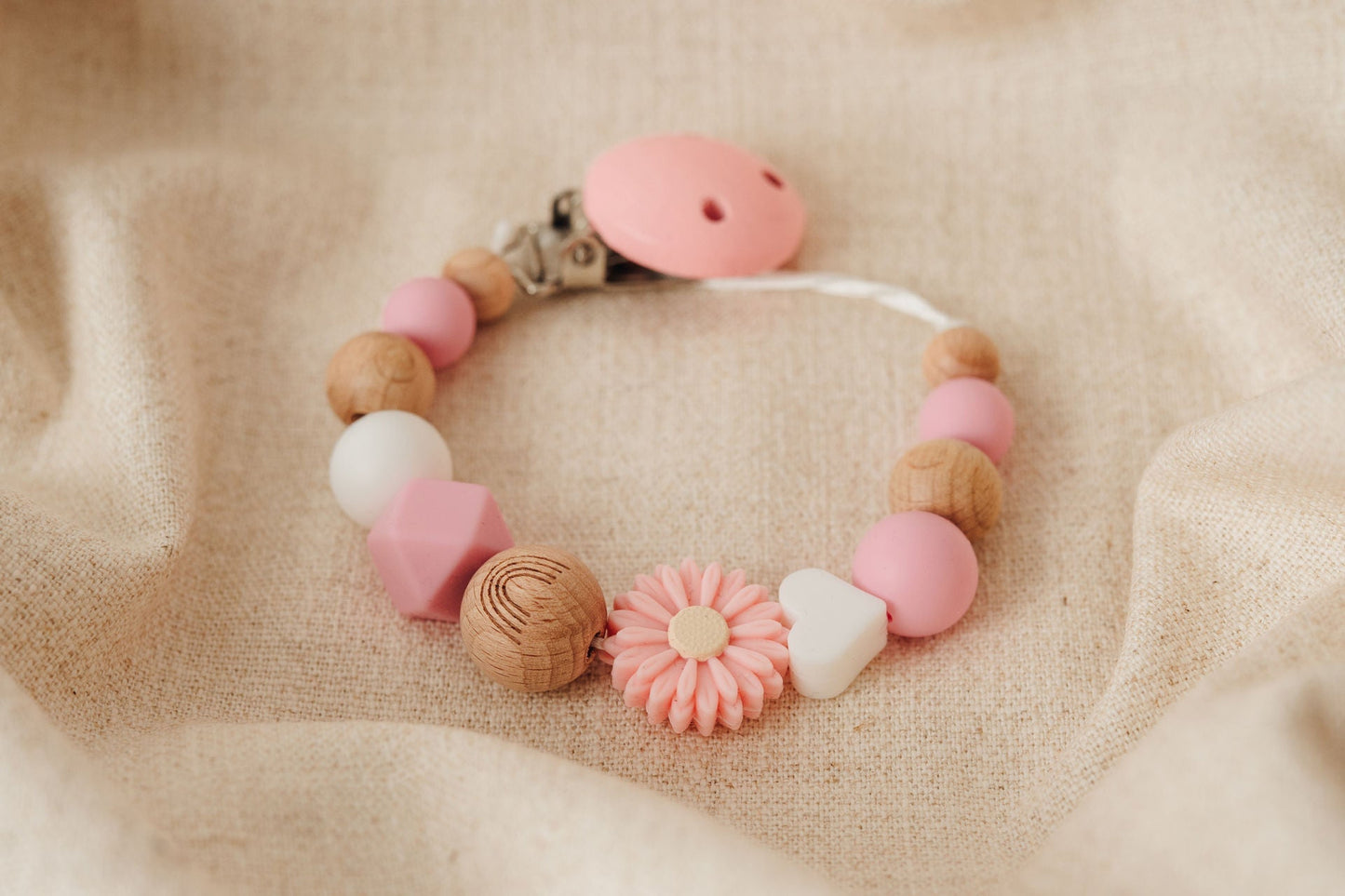 Handgemachte Schnullerkette ohne Namen – rosa Blume