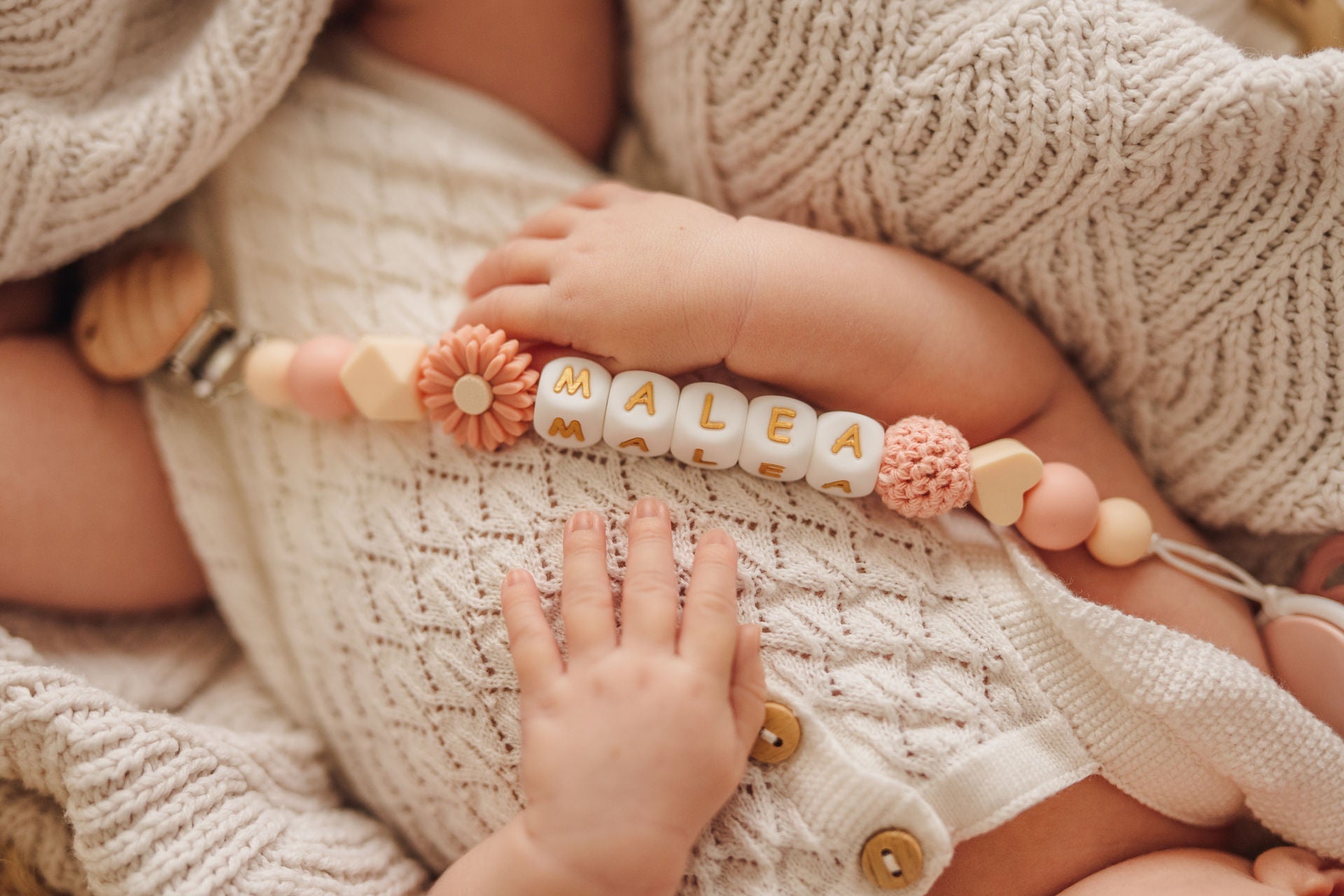 Schnullerkette personalisiert mit Namen – apricot