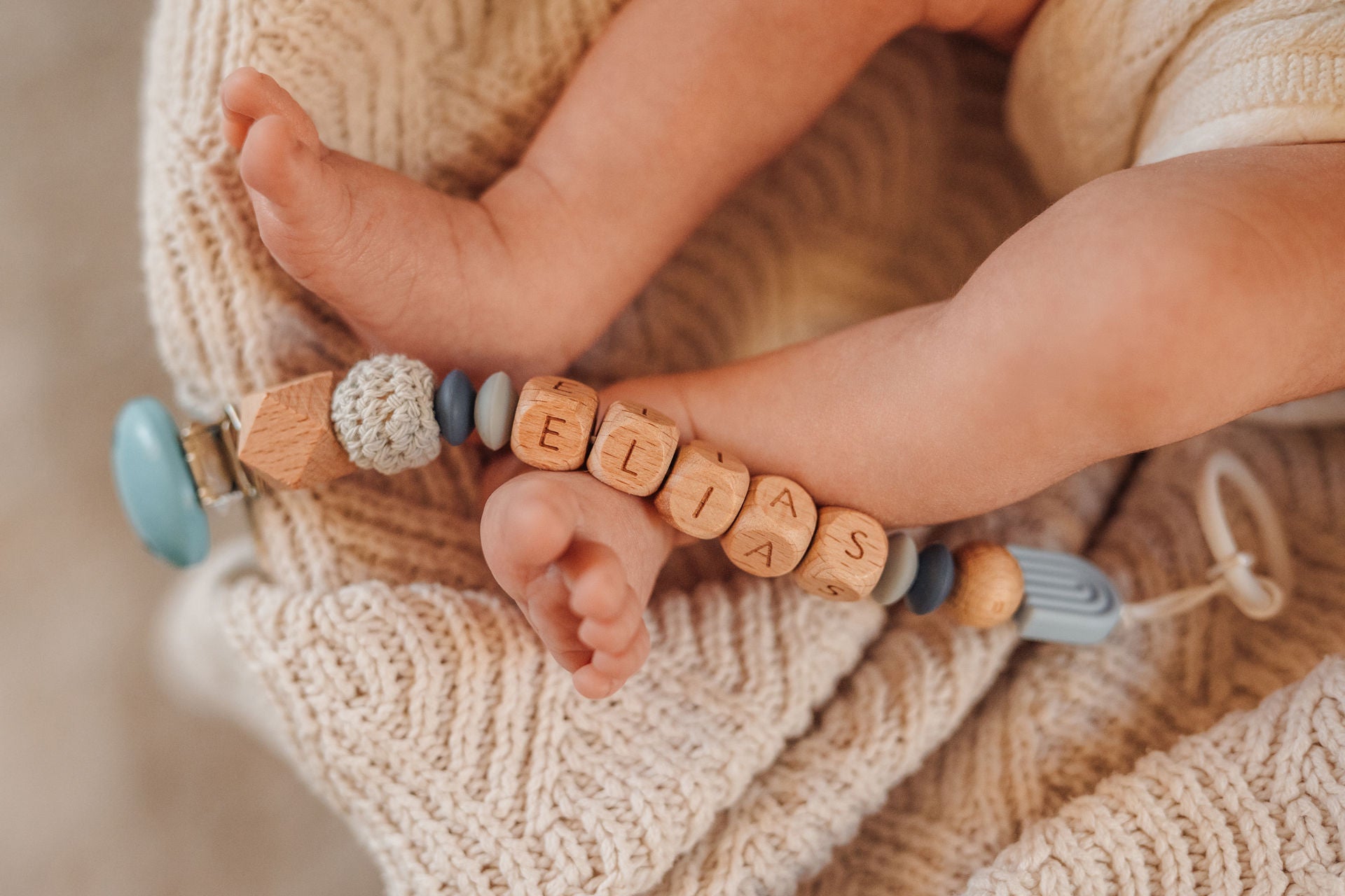 Schnullerkette personalisiert mit Namen – hellblau
