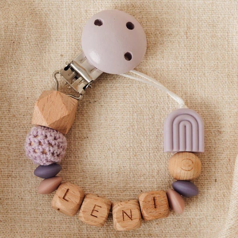 Schnullerkette personalisiert mit Namen – lila
