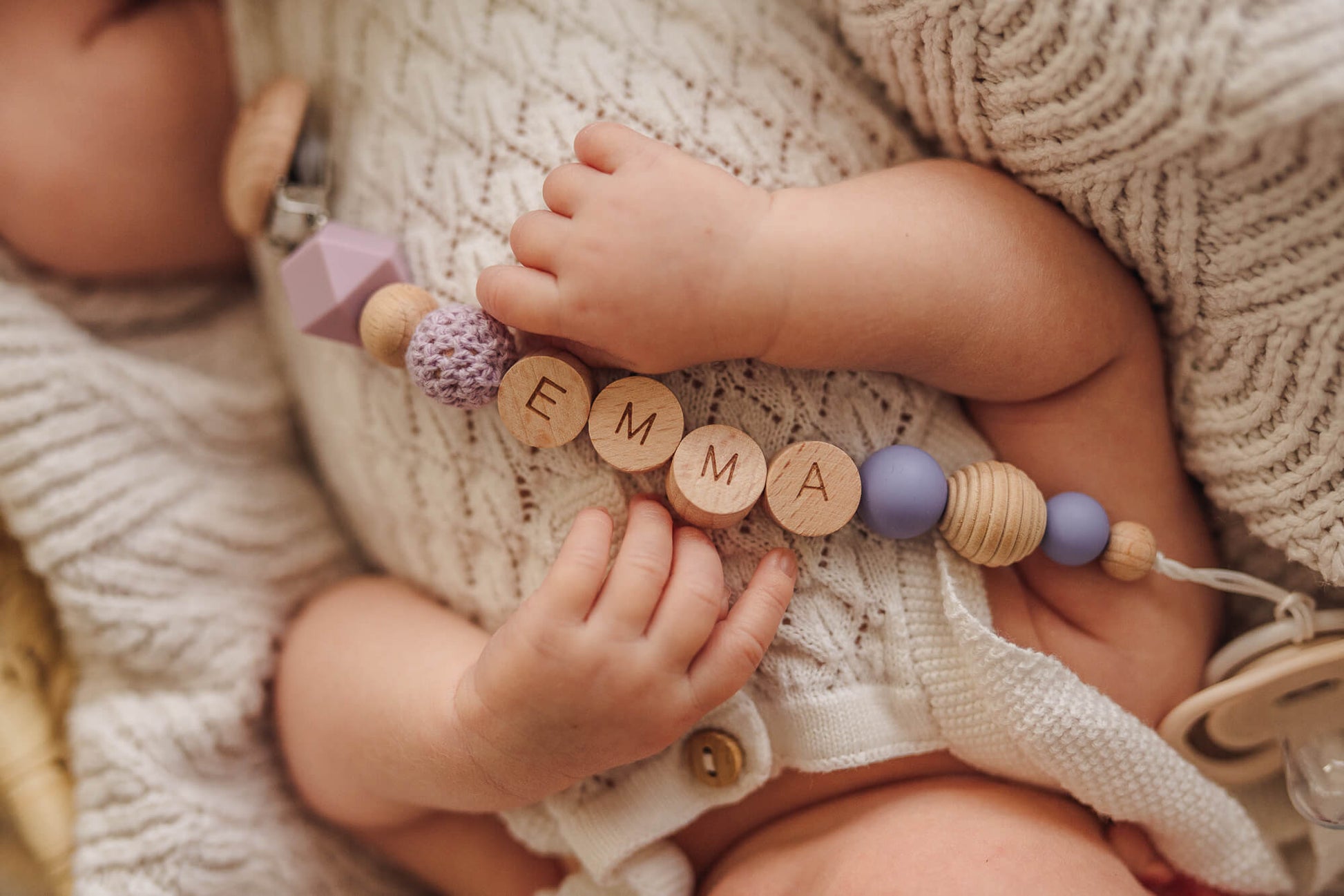 Schnullerkette personalisiert mit Namen rund – lila