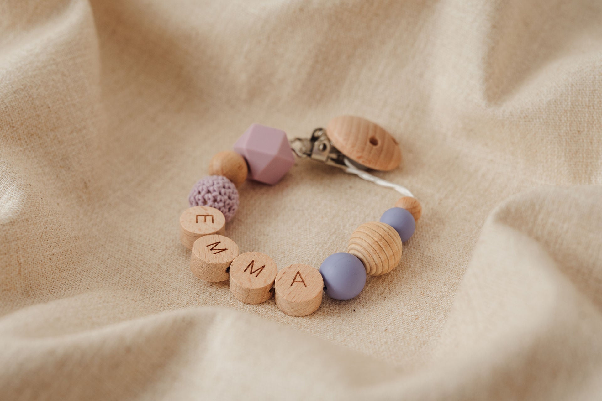 Schnullerkette personalisiert mit Namen rund – lila