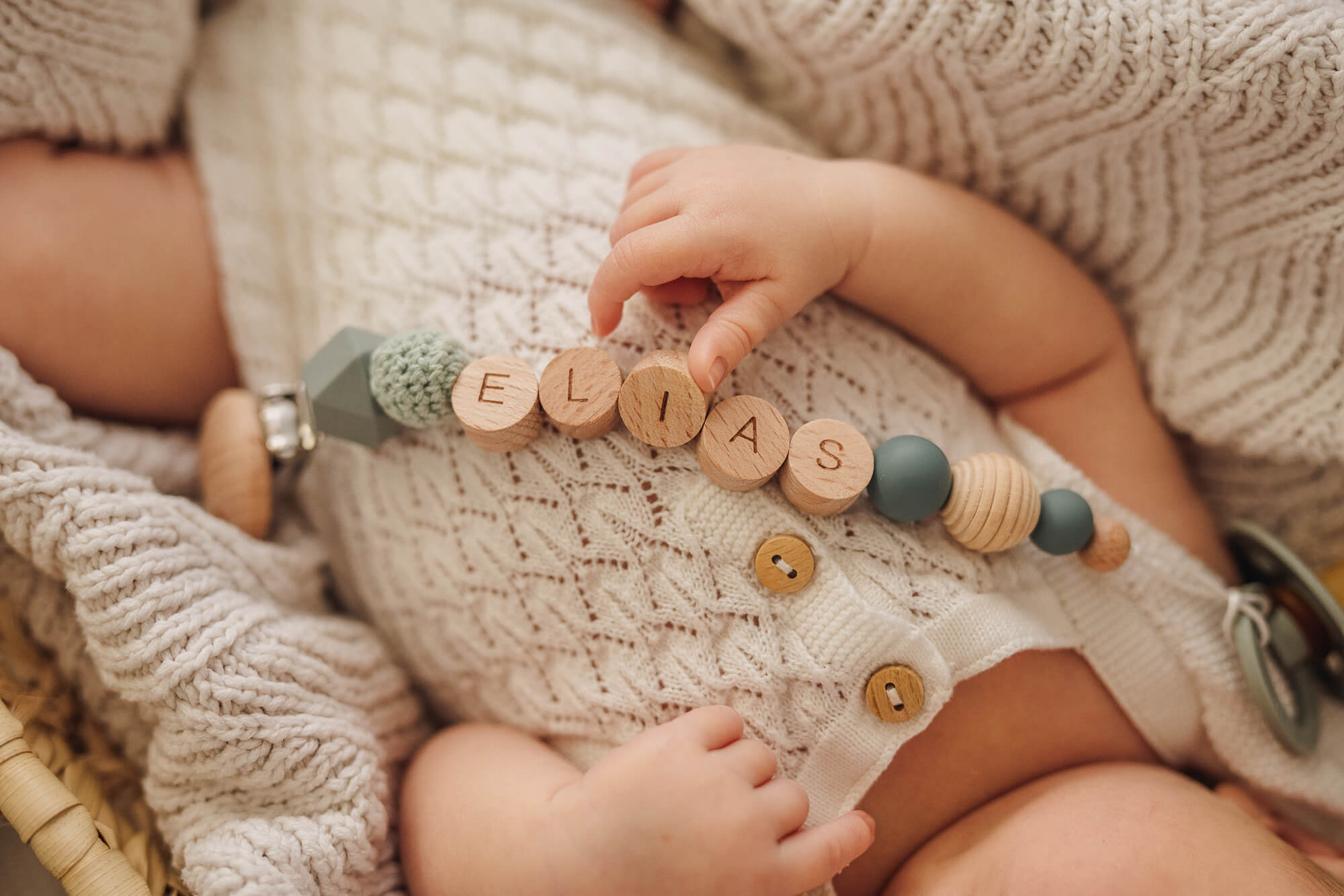 Schnullerkette personalisiert mit Namen rund – türkis