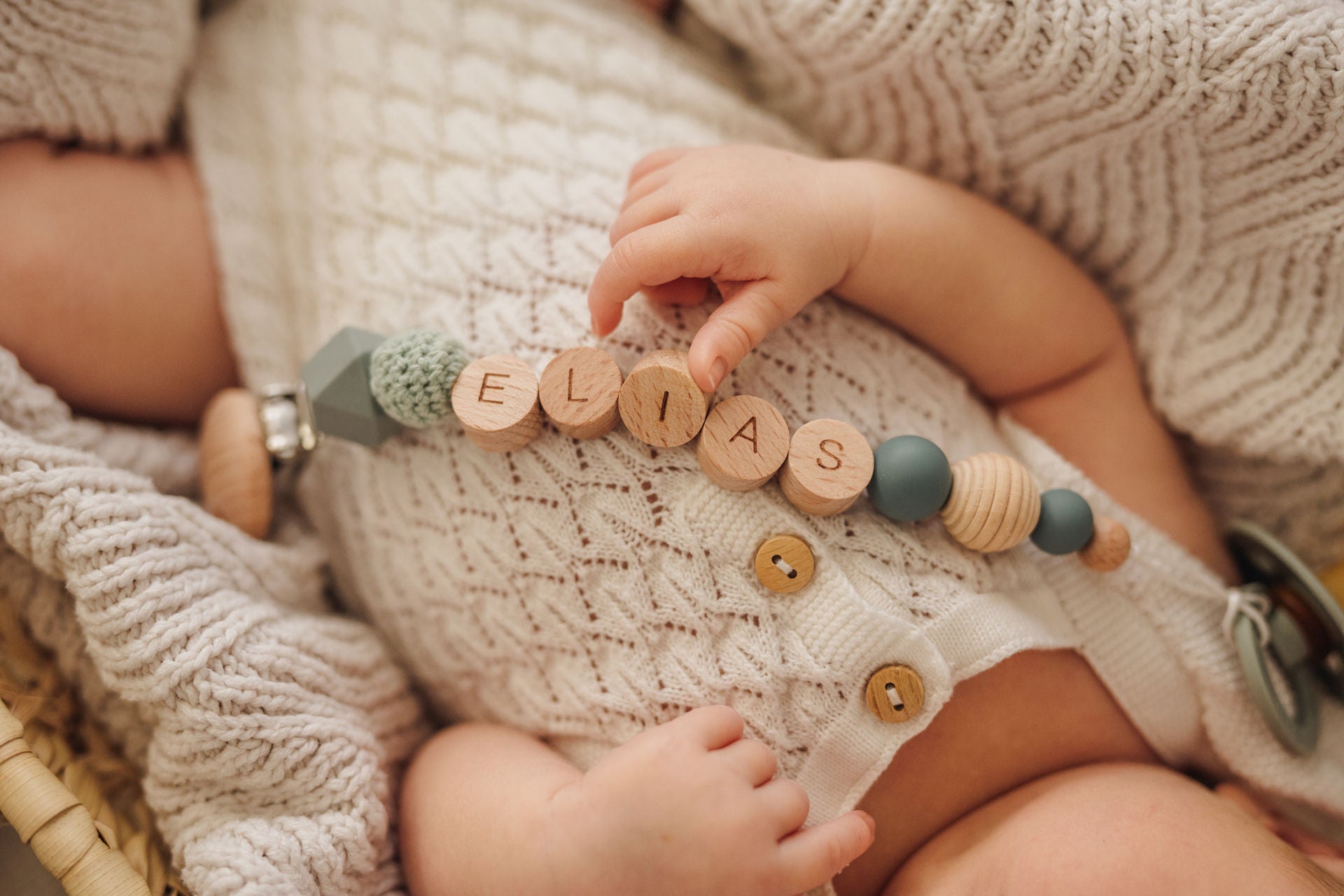 Schnullerkette personalisiert mit Namen rund – türkis