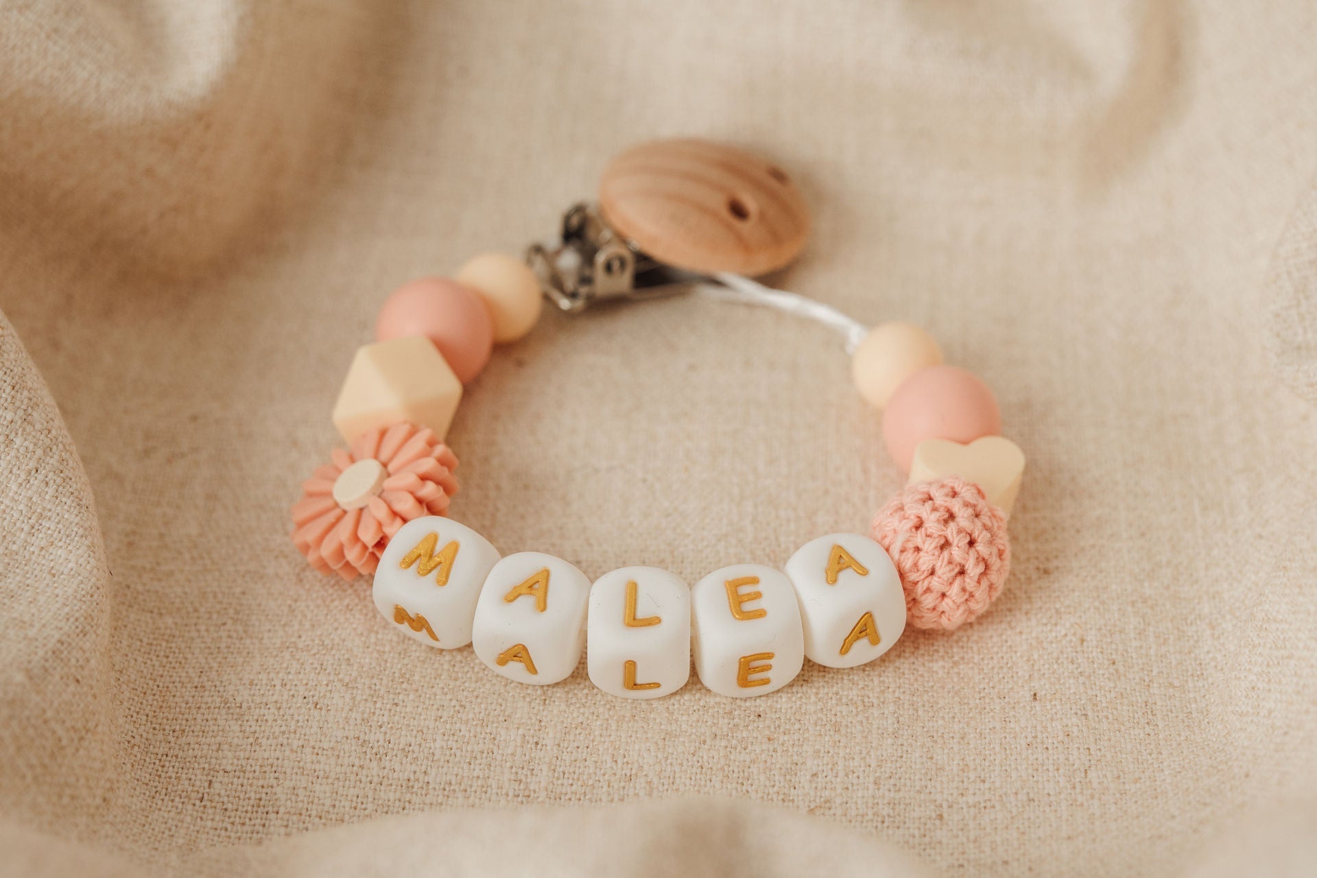 Schnullerkette personalisiert mit Namen – apricot